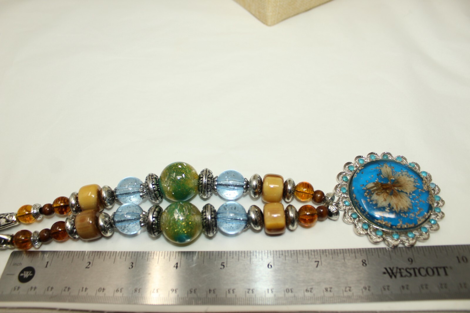 Beautiful Silvertone Multi-Color Resin Beaded Floral Pendant 22″ Necklace