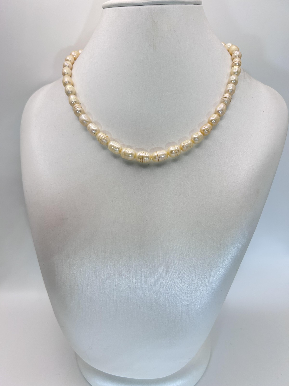 Necklace White Shell Pearl Beaded Strand Lobster Clasp Cream Jewelry Womens