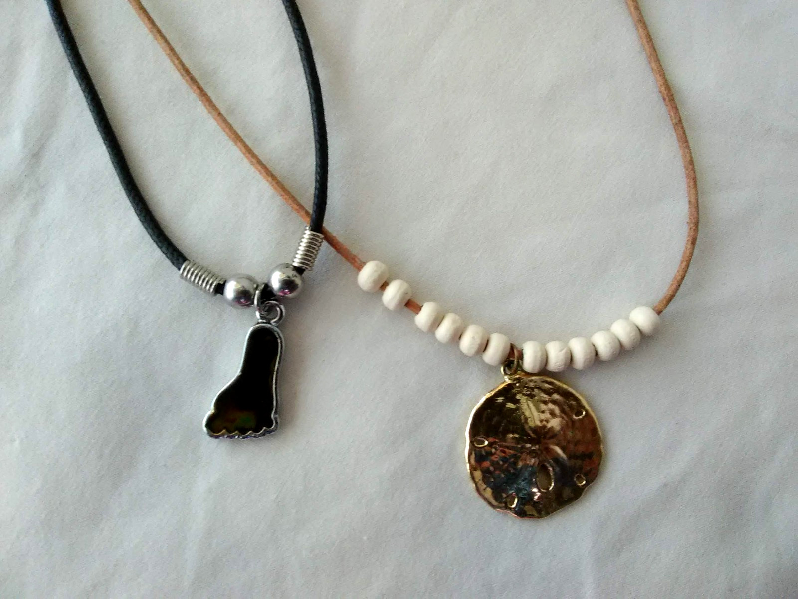 2 Lot Surfer Necklaces Hang Ten Sand Dollar Ethnic Tribal 18″ Gift US Seller New