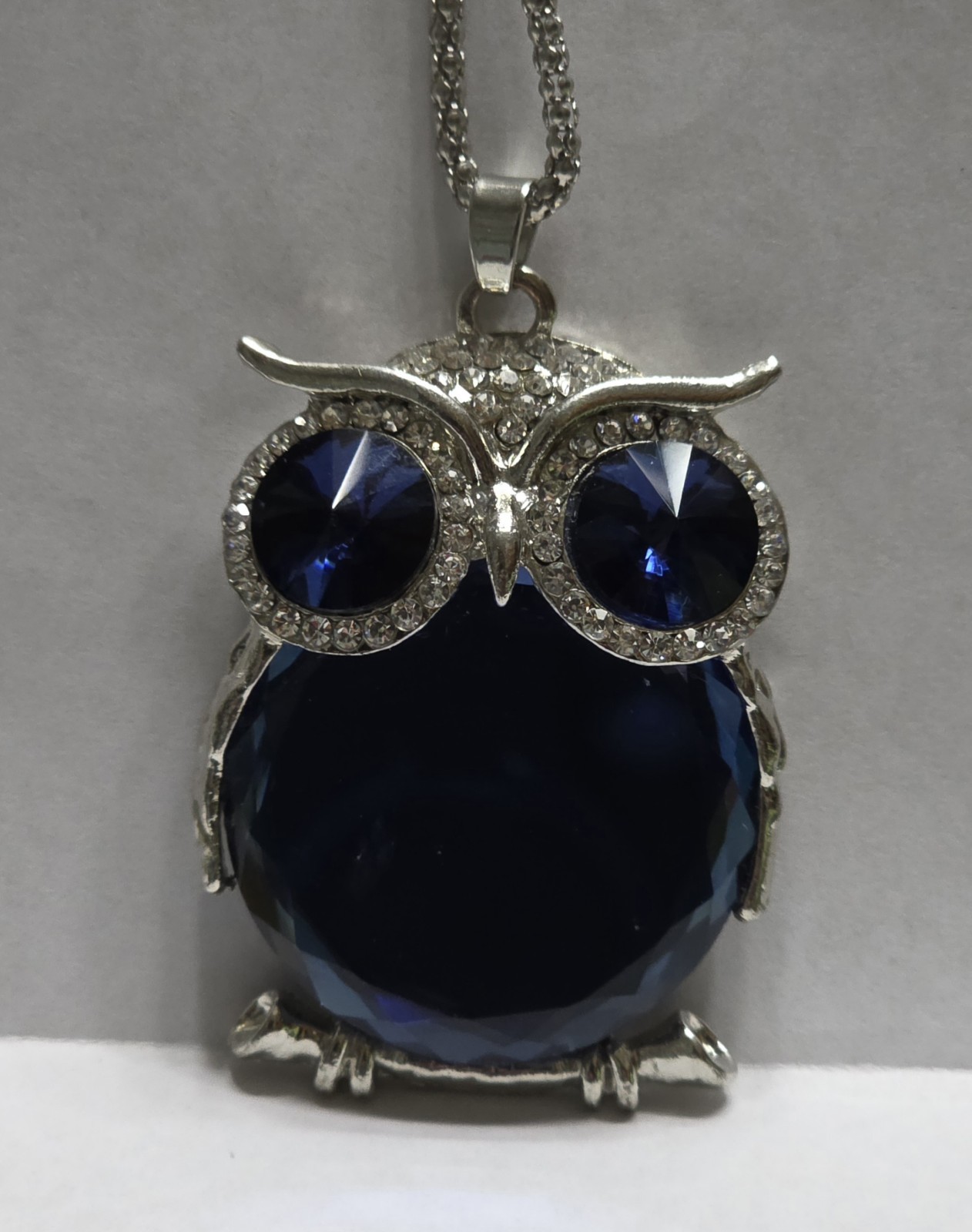 Retro Style Big Blue Owl Necklace. See description