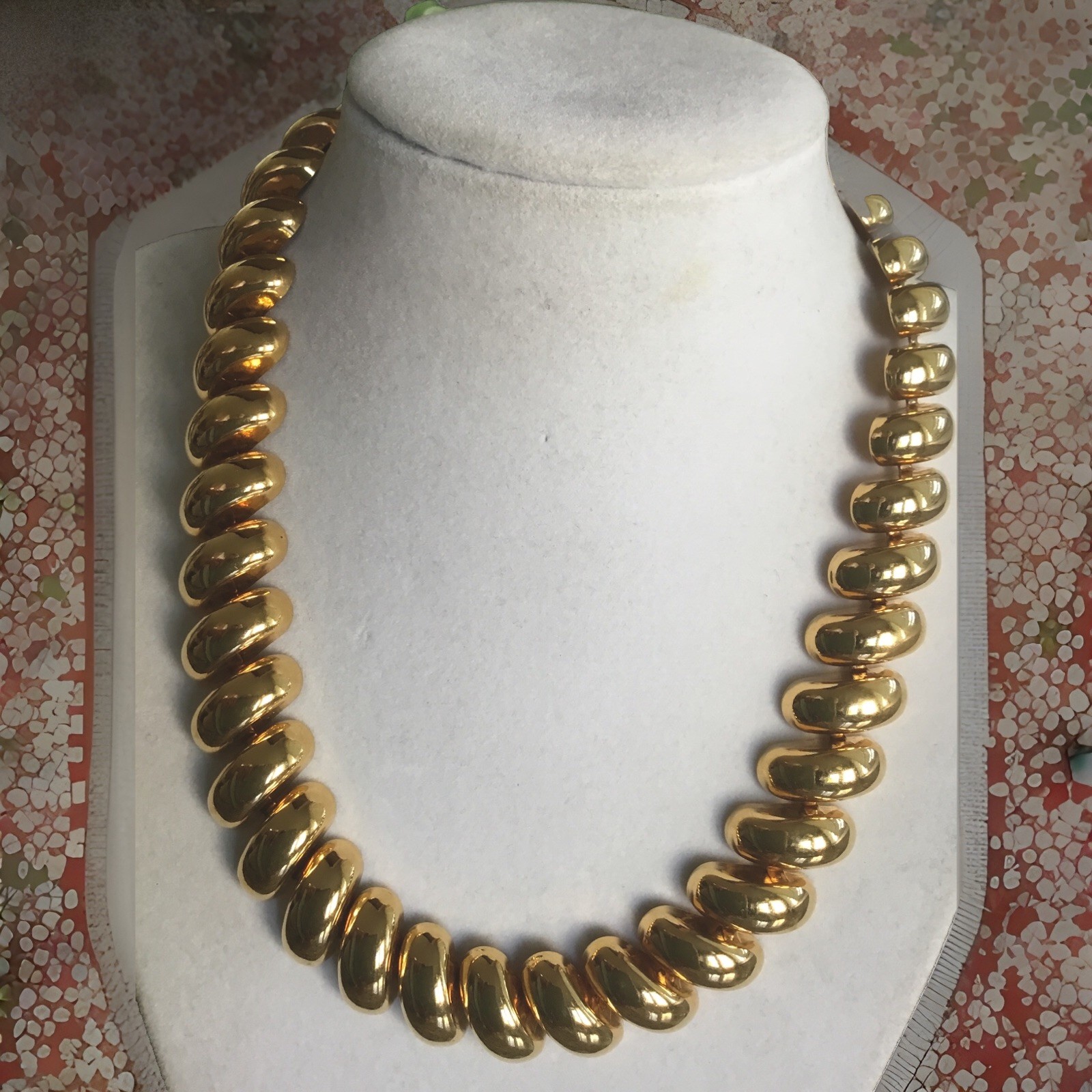 NAPIER Gold Tone Choker Necklace 16” Excellent Condition!
