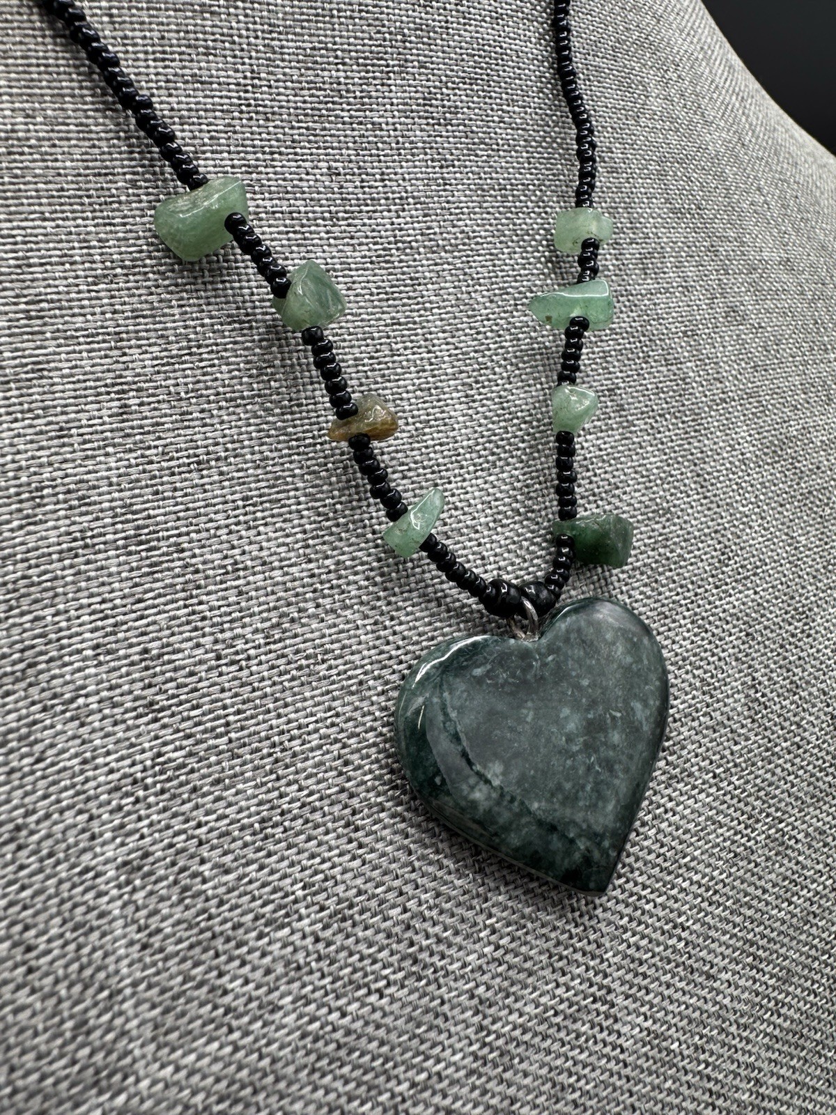 Green Stone Heart Pendant Necklace Black Seed Beads Chip Stone Beads 21”