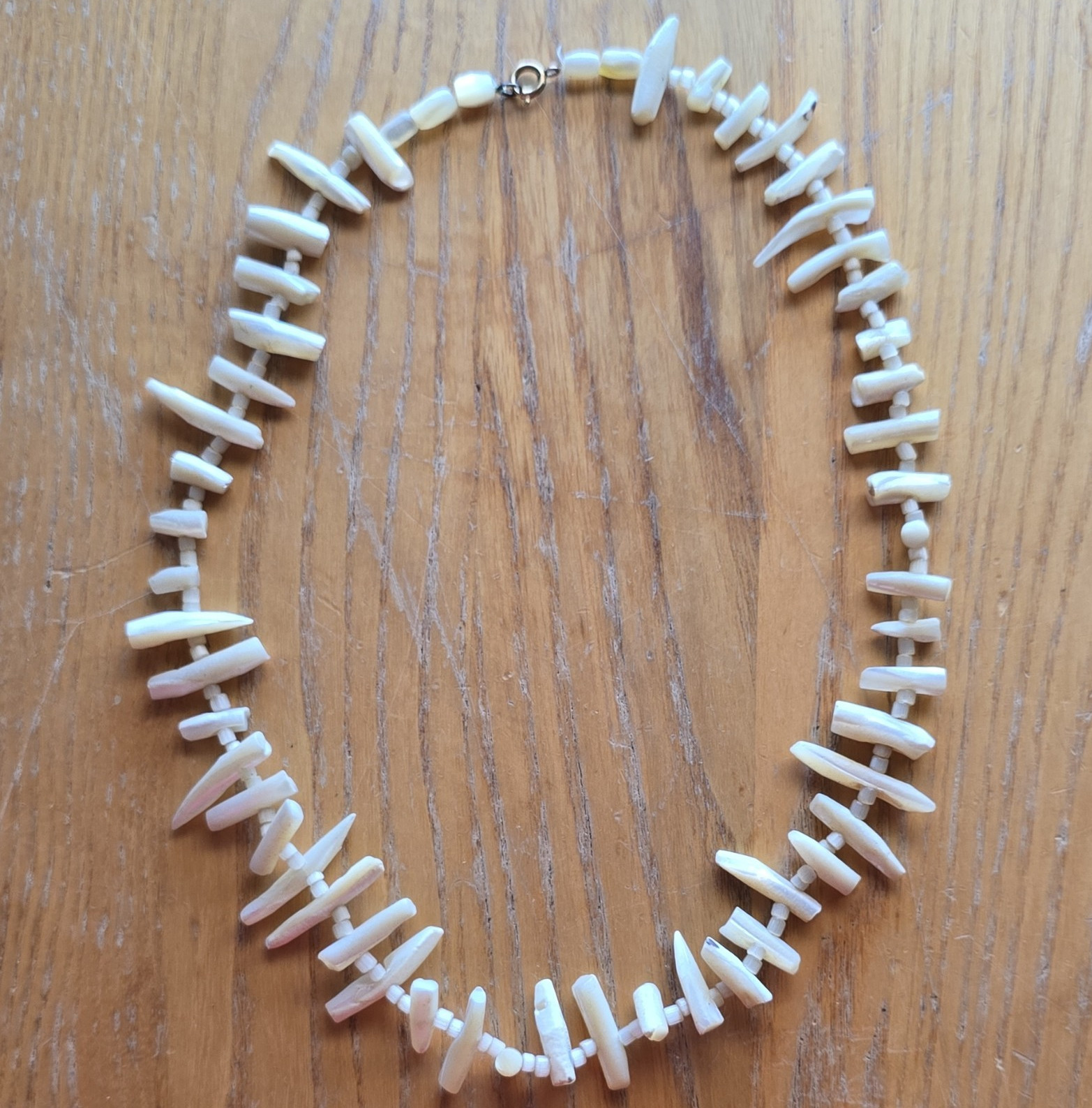White Shell Chip Beaded Necklace White Shell Bead Chain Spring Ring Clasp