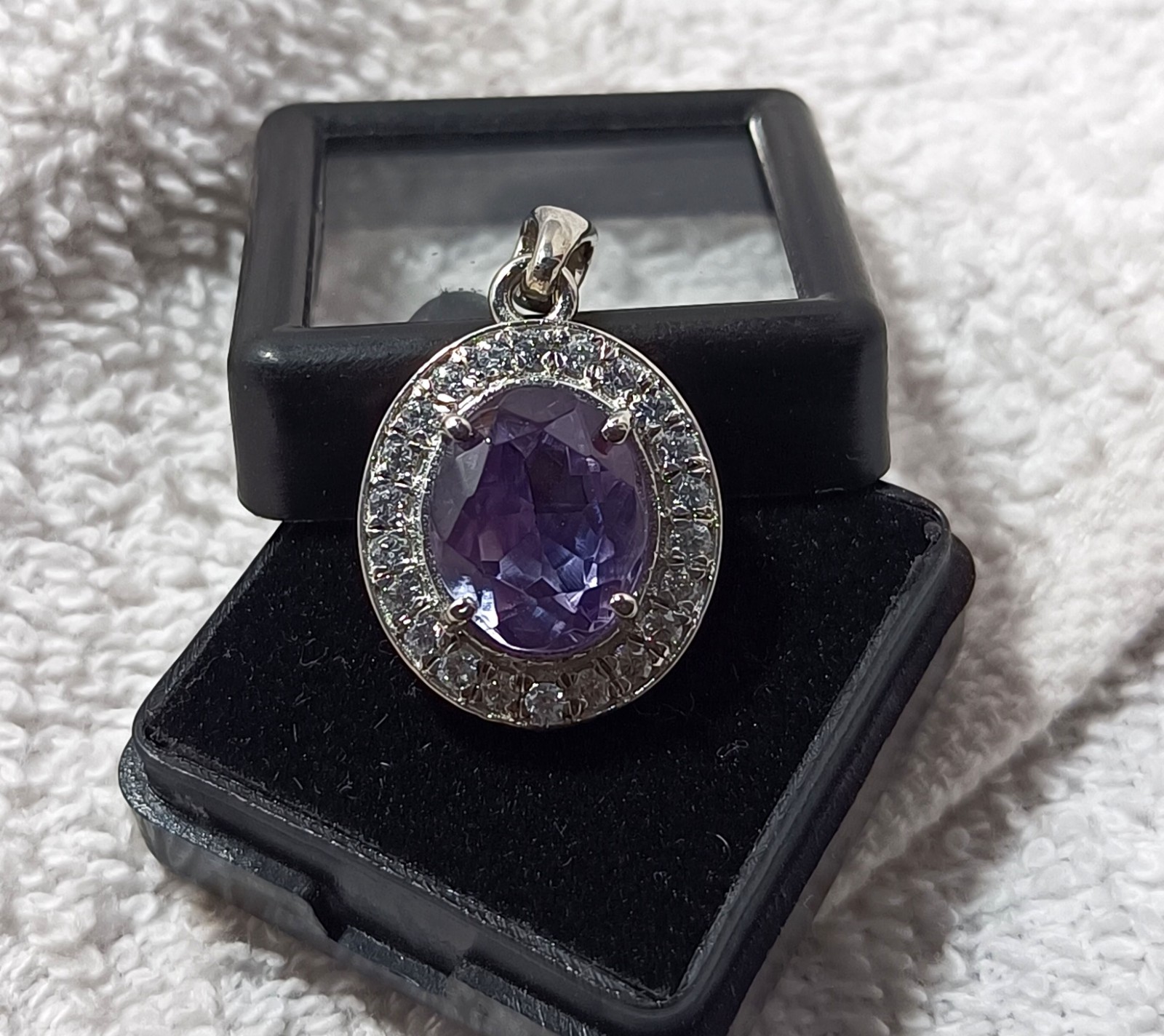16.60 Ct Natural Alexandrite Pendant – Certified Color-Change Gem in Silver 925