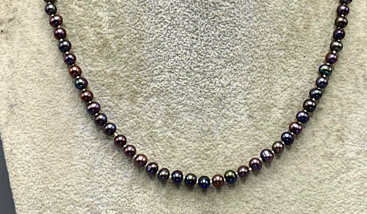 cultured peacock pearl necklace with 10k yellow gold clasp approx 18in long