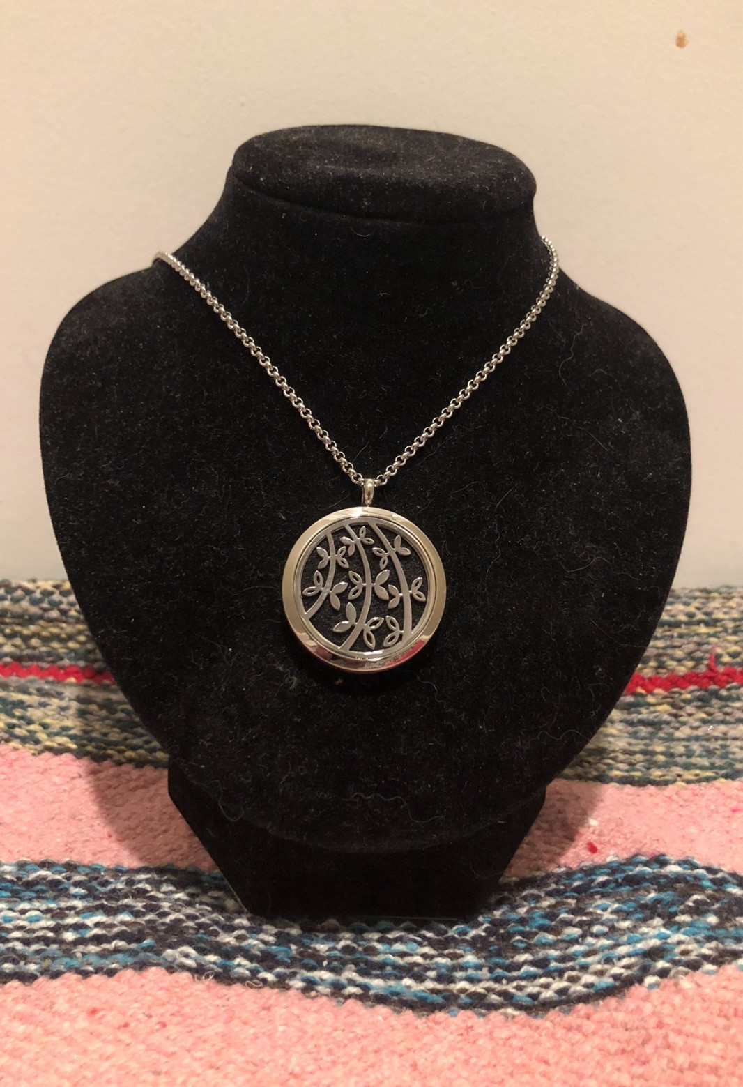 316L Surgical Grade Stainless Steel Aromatherapy Locket Pendant Necklace.